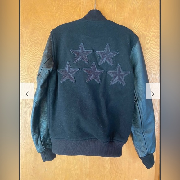 Mint condition. 10/10 no rips or damages. - Picture 1 of 5